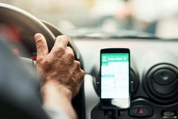 ilustrasi-taksi-online_169